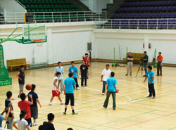 The sports hall of the Normal (Teacher Training) University. The first international basketball tournament between the Kunming University team and UK school students was resoundingly won by the Chinese team!