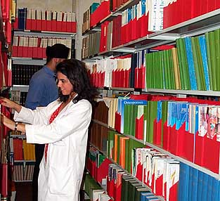 Photograph of readers in the Institute of Orthopaedics Library