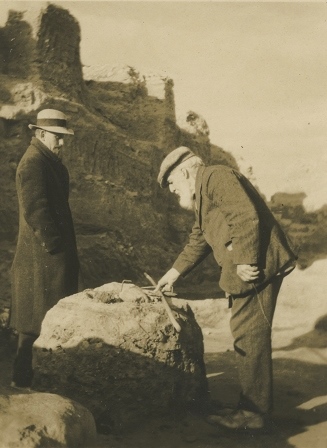 Flinders Petrie surveying at Tell Fara in 1929 