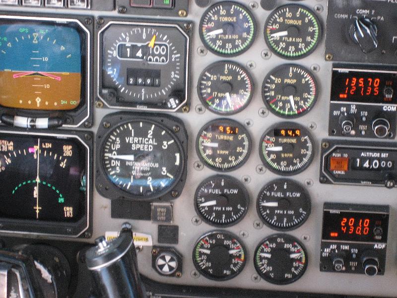 air-canada7-7430-110508.jpg - Beechcraft 1900 cockpit