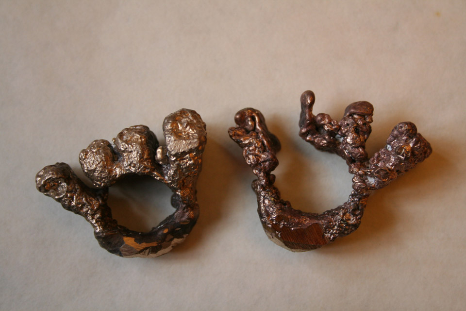 <p>Monster Munch Knuckle Dusters, 2013, bronze, 5 x 4 cm</p>