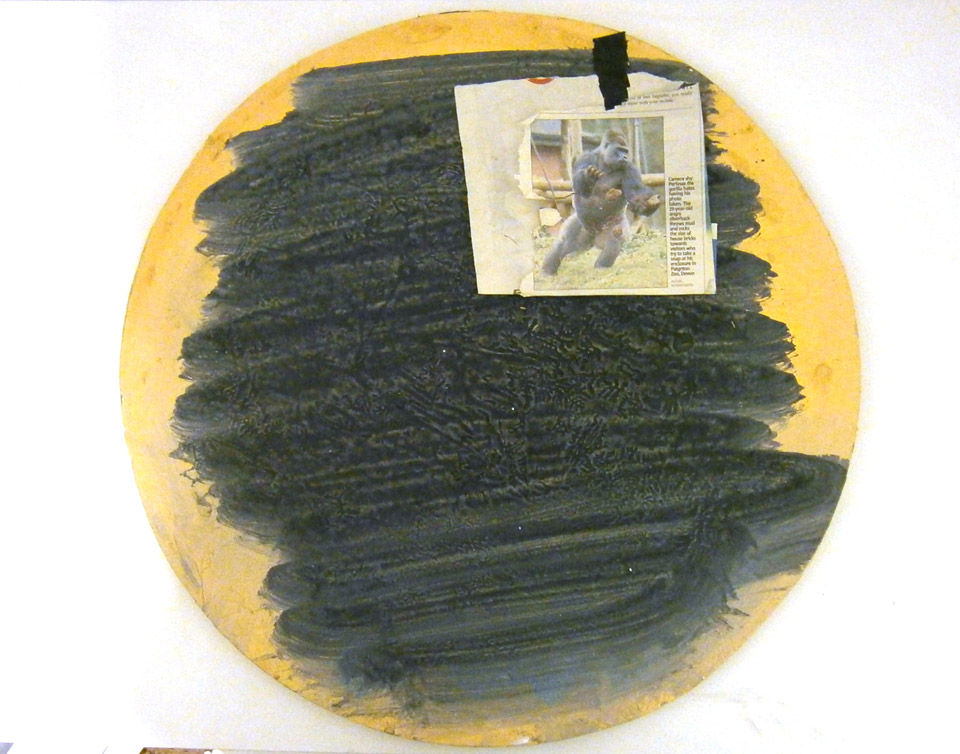 <p>Gorilla Mirror, 2011, acrylic, ink, newspaper, wood, 55 cm diameter</p>