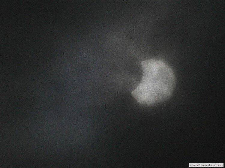 Partial solar eclipse (4) - 4.01.11