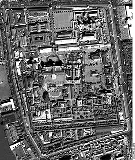 Four meter resolution Quickbird view of part of Bangkok, Thailand that contains the Royal Palace.