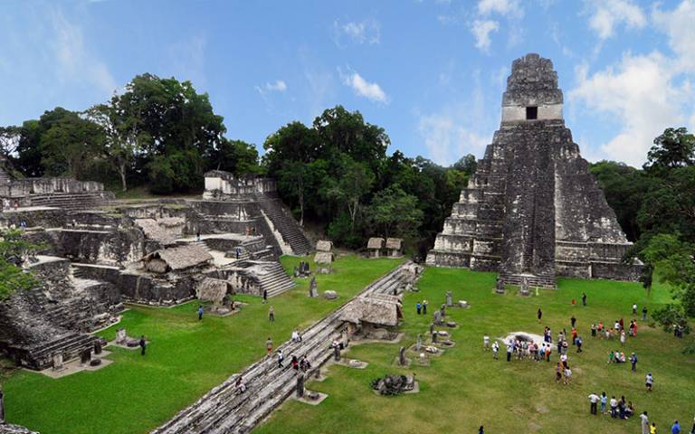 Tikal Maya ruins, northern Guatemala (Wikimedia Creative Commons 4.0: https://upload.wikimedia.org/wikipedia/commons/e/e7/Tikal_mayan_ruins_2009.jpg)