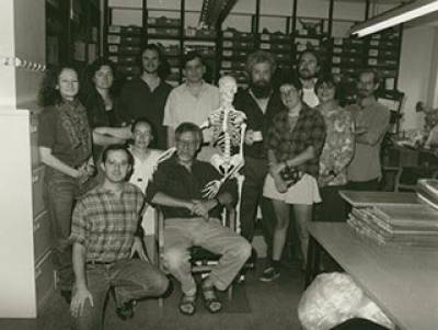 Gordon and archaeobotany staff and students at the Institute (1996)