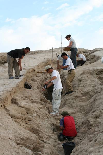 Excavation trench at Erk Kala, Merv
