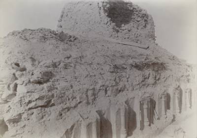 A ruined shrine at Miran. Photographed in 1907 by Stein (© British Library Board Photograph 392/27(118), reproduced with permission). 