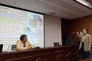 Dorian Fuller lecturing at Northwest University, China (NWU)