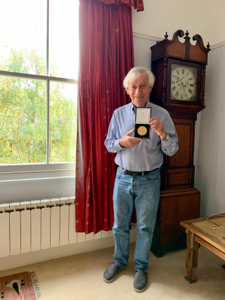 Richard Ellis is awarded the Faraday Gold Medal