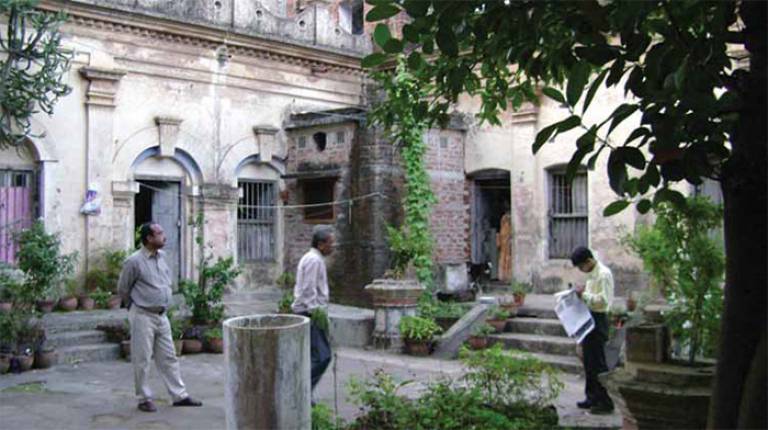 Living in the Periphery: Provinciality and Domestic Space in Colonial Bengal