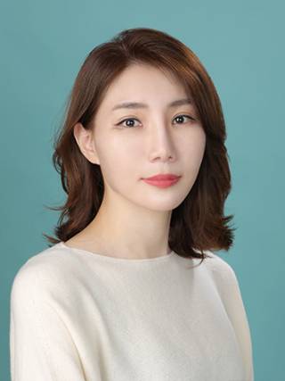 Yuna Lee