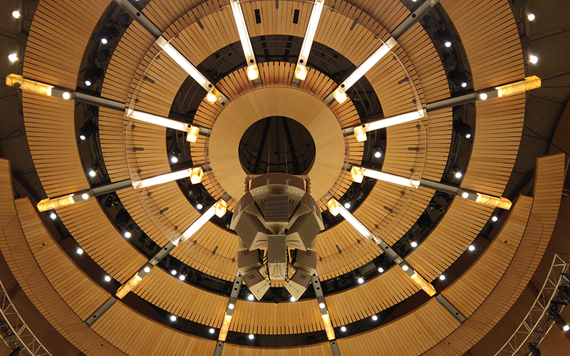 Electroacoustic ceiling at Roy Thomson Hall 