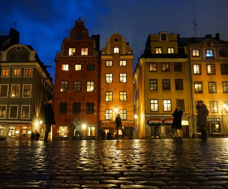 Laura Zumbado Stockholm streetscape night time