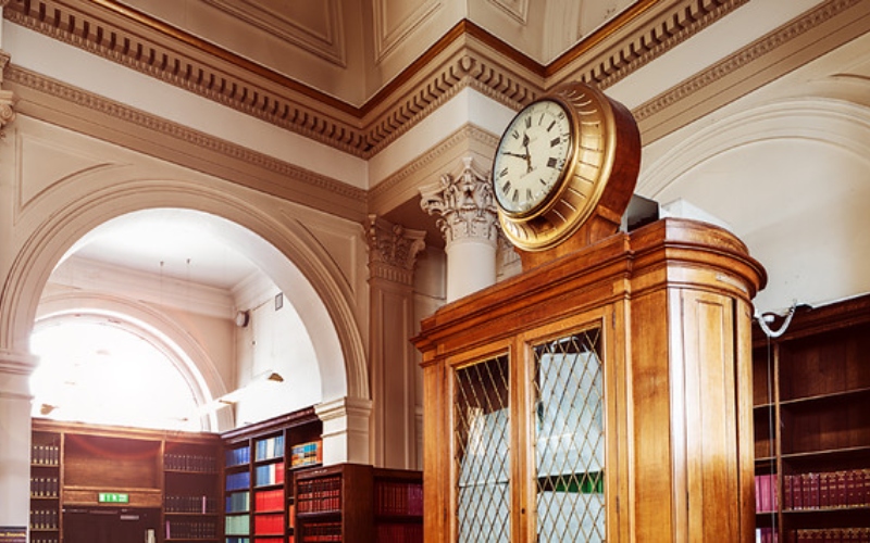 Library clock
