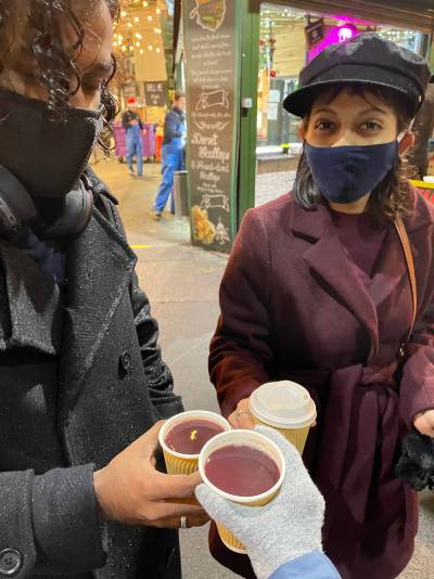 Friends drinking mulled wine 