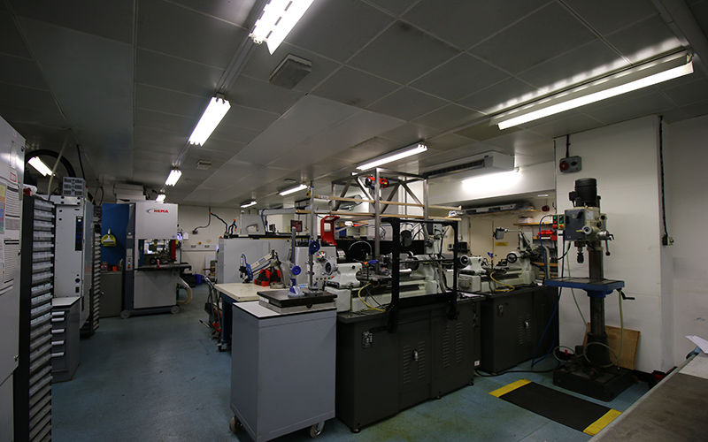 Fabrication workshop machines