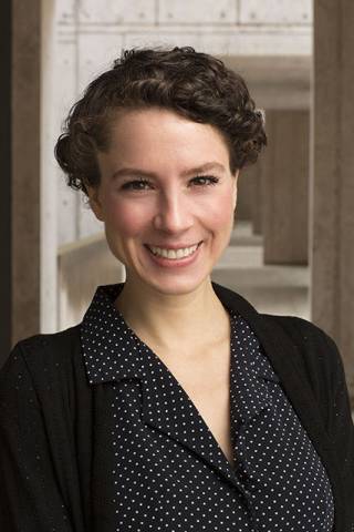 Dr Stephanie Koch