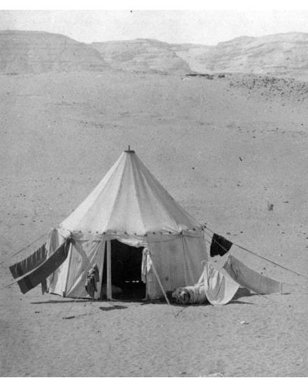 Tent set up at a site. Photo from the Petrie Museum archive.