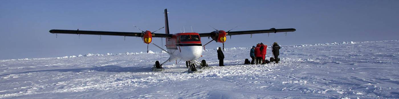 Plane landing Antarctica 