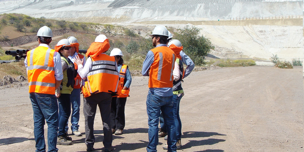 Tailings experts from Anglo American and the National Service of Geology and Mining of Chile 