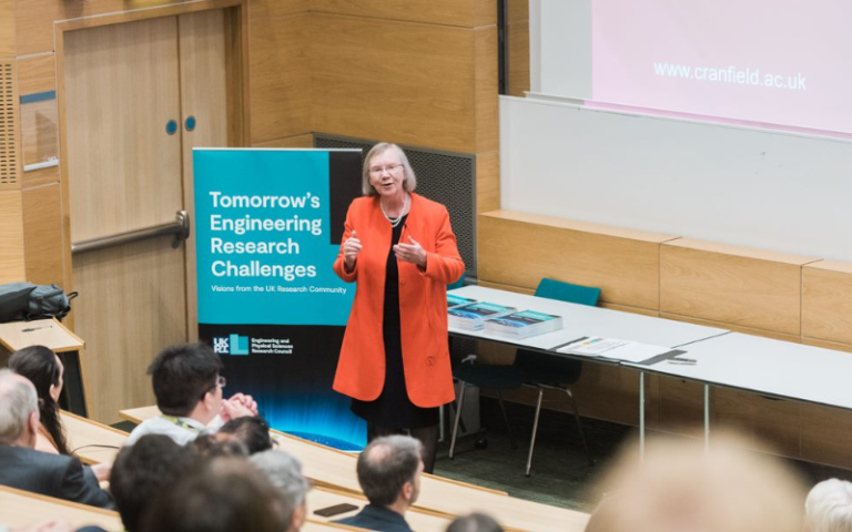 Dame Helen delivering the Barlow Memorial Lecture 