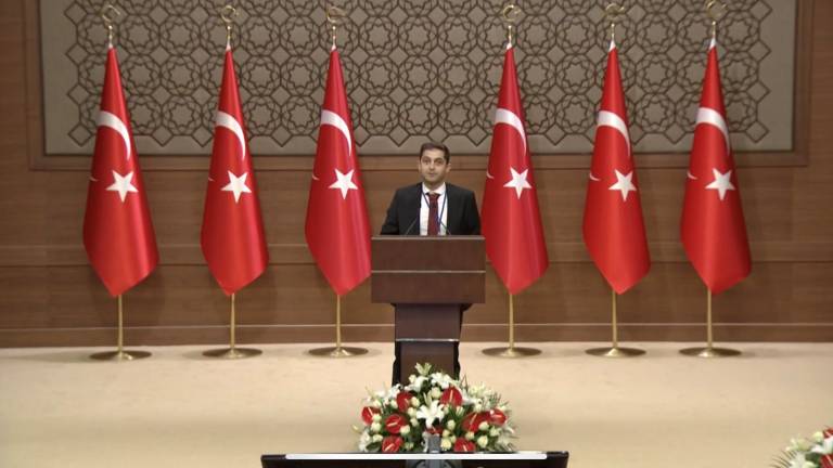 Onur Kiris presenting at the Presidential Complex