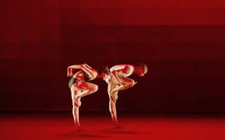 Two dancers performing in Wayne McGregor's Atomos 
