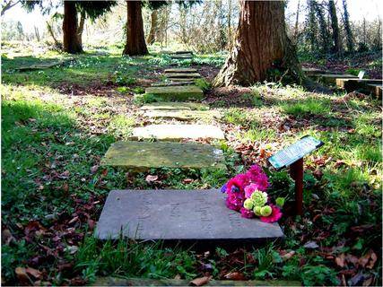 Leonora's gravestone