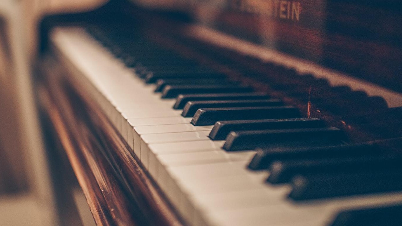 Close up photo of piano keys