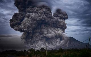 Volcano Explosion (Yosh Ginsu / StockSnap)