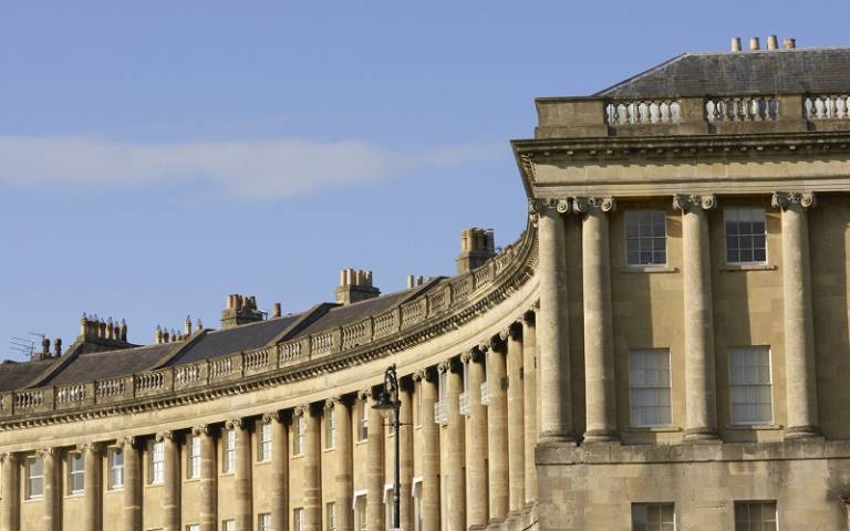 The historic Royal Crescent. Large crescent of houses made from locally mined bath stone. Bath, Somerset, England