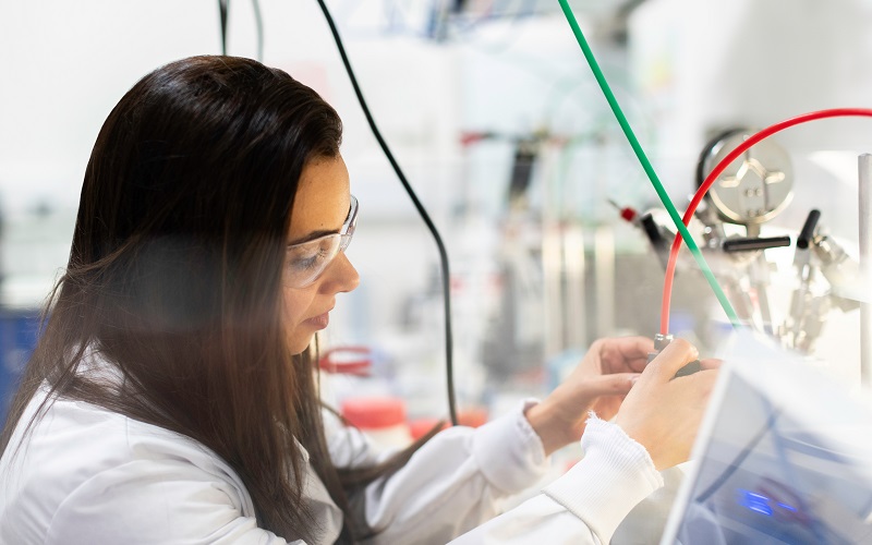 female chemical engineer in lab, Photo by ThisisEngineering on Unsplash