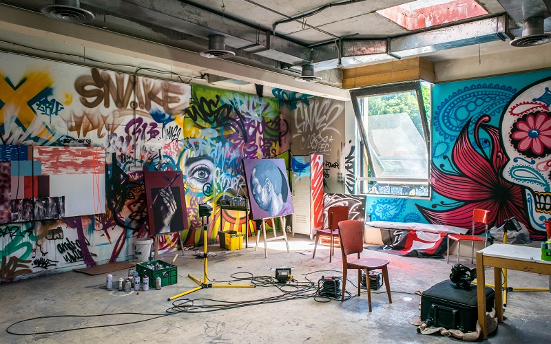artist studio, by Matthieu Comoy-Koo on Unsplash