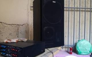 photo of a loudspeaker and some bread