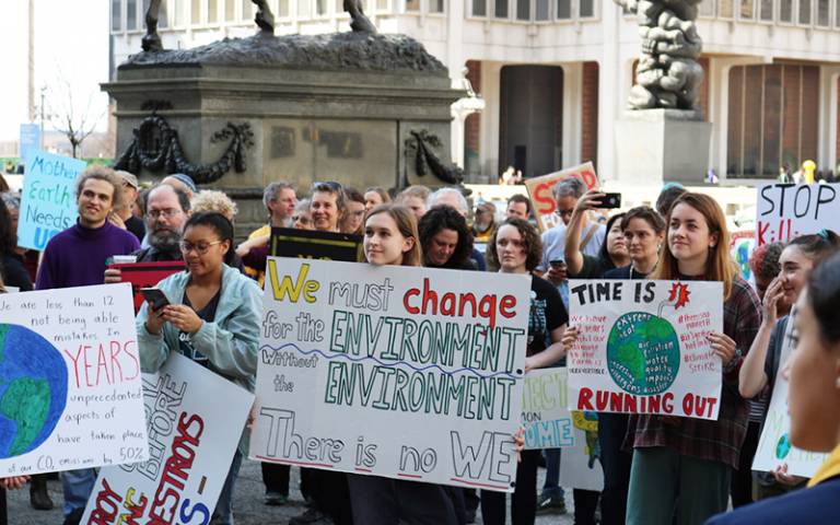Protest for global environmental challenges and the role of education. Olivia Colacicco/Unsplash.