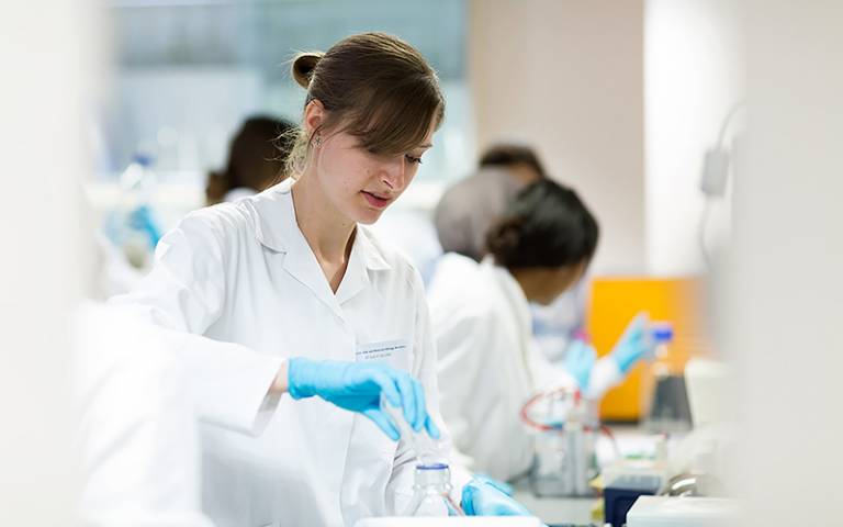 Woman in science lab. Image: Tony Slade for UCL