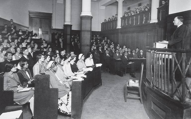 Undated black and white photo of a lecture at the London Day Training College, later known as the UCL Institute of Education.