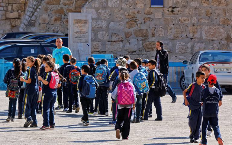 Group of school children in Israel. Image: Viktor Karppinen (CC BY-NC-ND 2.0)