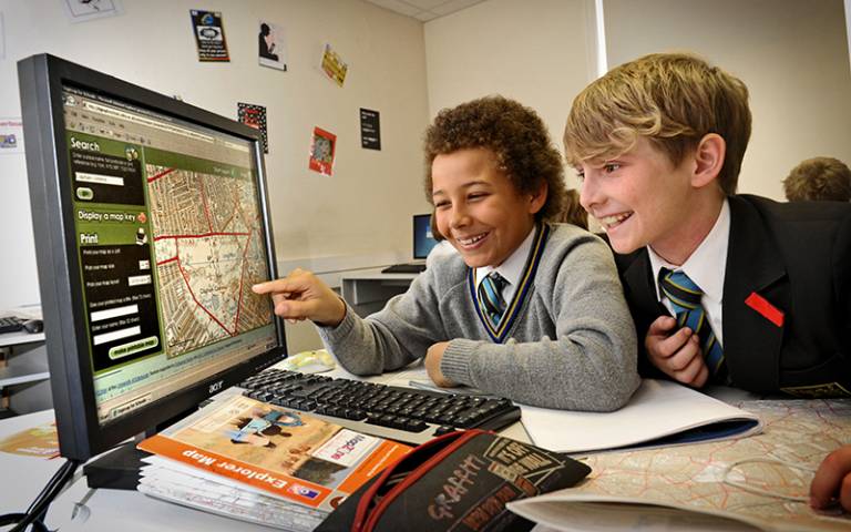 Pupils at Graveney School using Digimap for Schools. Department for Communities and Local Government (CC BY-ND 2.0)