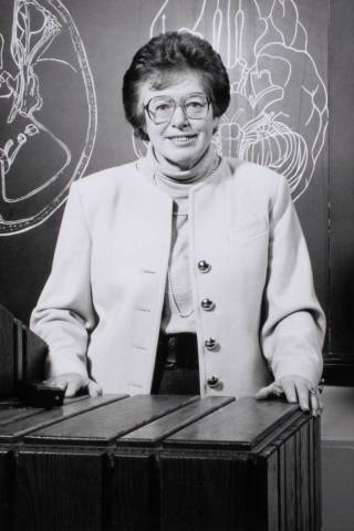 Prof Elizabeth Warrington