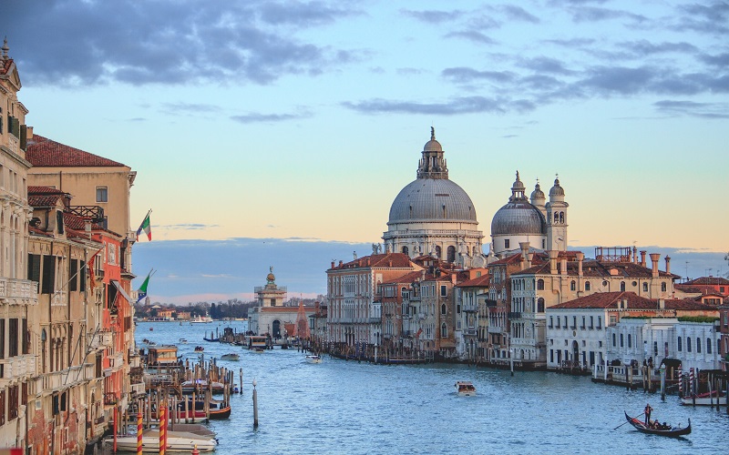 Italian evening course - scene of Venice 