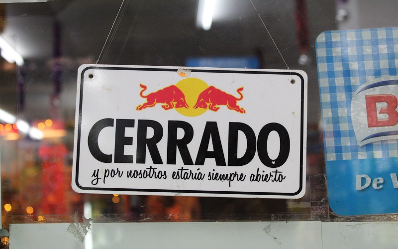 Spanish - closed sign