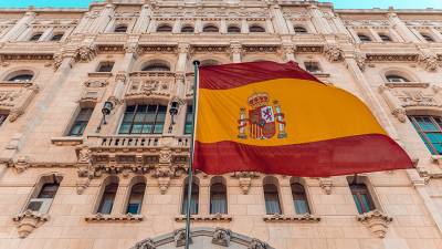 Spanish flag in front of a building