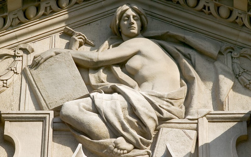 Wall carving on the Old Bailey building