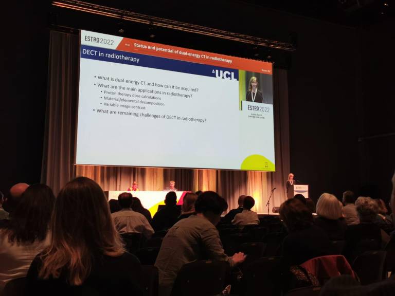 Dr Esther Baer presenting at the ESTRO 2022 conference