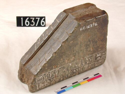 UC 16376, fragment of a portable sundial