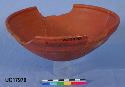 UC 17970, pottery vessel found at Denderah