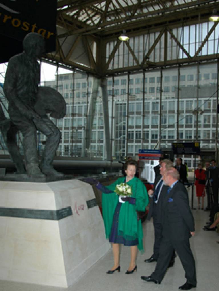The Princess Royal and sculptor Philip Jackson unveil the sculpture of artist Terence Cuneo at London’s Waterloo station
