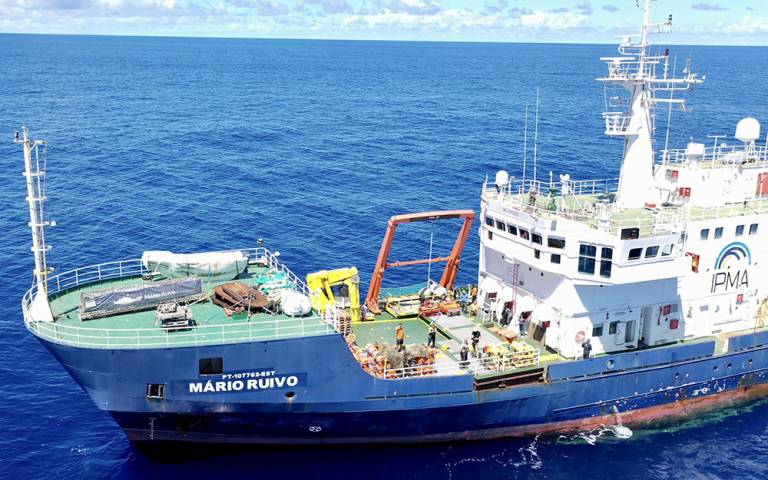 picture taken by drone of the research ship used to retrieve the seismometers